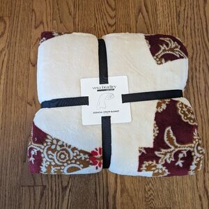 Vera Bradley Essential Throw Blanket Holiday Tree Cottage Cream NWT